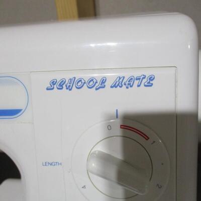 Schoolmate S-3015 - Janome Choice B