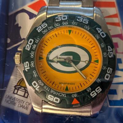10 NIB Sportivi Brewers Watches, 5 GB Packers Dominator Watches