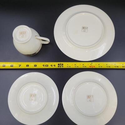 MIKASA CROWN HALL LAP 20 PATTERN FOOTED CUP AND SAUCERS SET