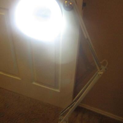 Flourescent Magnifying Lamp