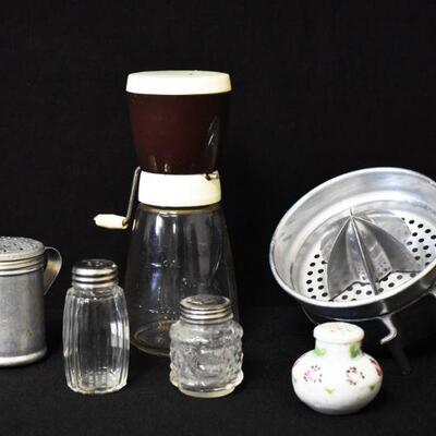 Vintage Kitchen Gadgets 