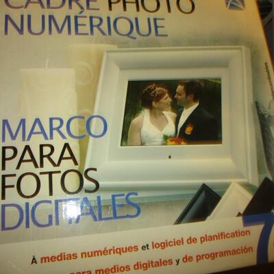 Electronics-Digital Pic Frame, HP PhotoSmart