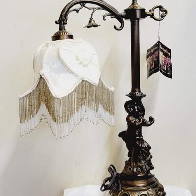 DALE LIGHTING COLLECTION VICTORIAN STYLE BEADED FRINGE SHADE ON ORNATE CHERUB LAMP