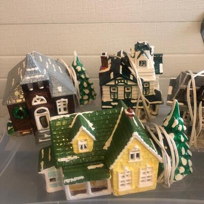 G28- Dept 56 Houses (no boxes) with tote