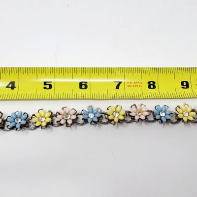 BEAUTIFUL VINTAGE CHAIN & FLOWERS BRACELET