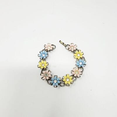 BEAUTIFUL VINTAGE CHAIN & FLOWERS BRACELET