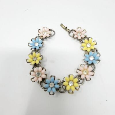BEAUTIFUL VINTAGE CHAIN & FLOWERS BRACELET