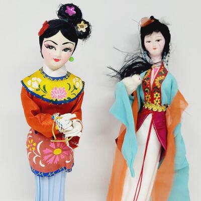 BEAUTIFUL PAIR OF VINTAGE ORIENTAL DECORATIVE DOLLS