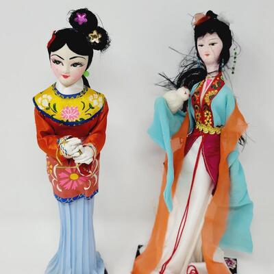 BEAUTIFUL PAIR OF VINTAGE ORIENTAL DECORATIVE DOLLS