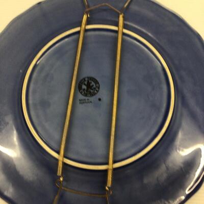 5537 Two Majolica Plates