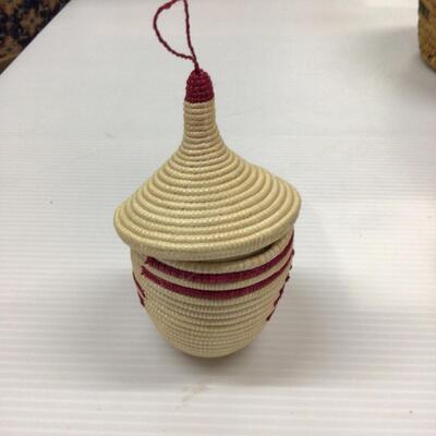5538 Vintage Handmade Baskets