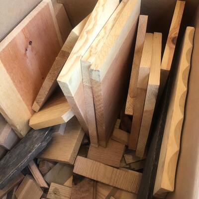 G50- box of wood pcs