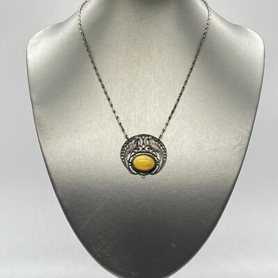LOT 23: Yellow Aventurine Cabochon set in Sterling Silver - 18" Chain