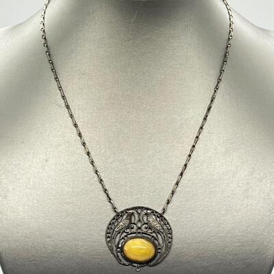 LOT 23: Yellow Aventurine Cabochon set in Sterling Silver - 18" Chain