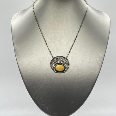 LOT 23: Yellow Aventurine Cabochon set in Sterling Silver - 18" Chain