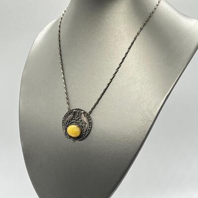 LOT 23: Yellow Aventurine Cabochon set in Sterling Silver - 18" Chain