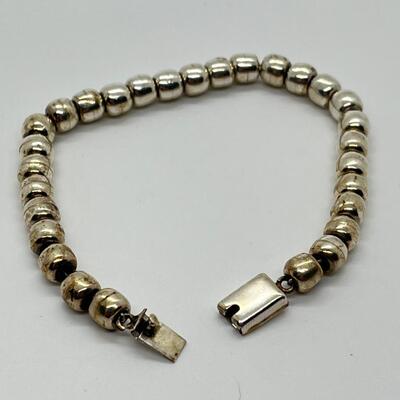 LOT 24: Vintage 7" Mexico 925 Silver Beaded Bracelet on Silver Chain