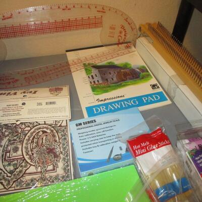 Miscellaneous--Jewelry scale, knitting board