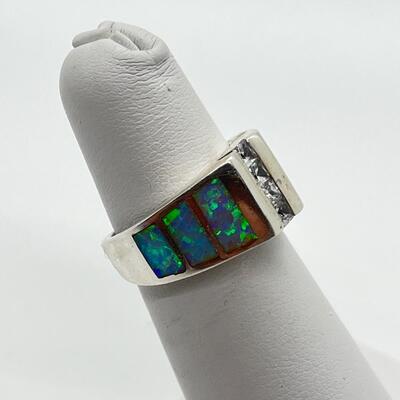 LOT 29: Sterling Silver Size 4 Ring with Cape May "Diamonds"