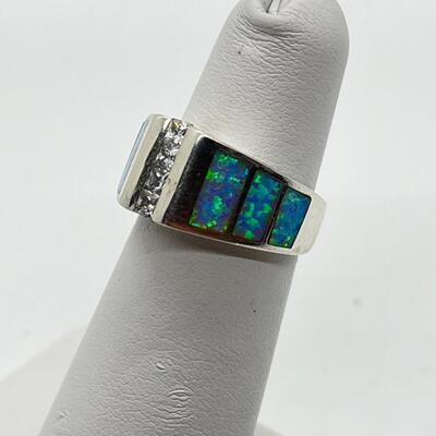 LOT 29: Sterling Silver Size 4 Ring with Cape May 
