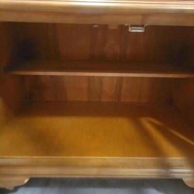 Display Hutch with Lights & Glass Shelves (GB2-DW)