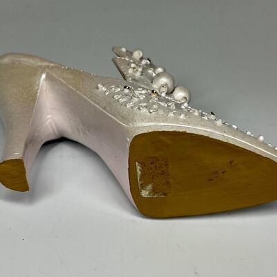 White beaded miniature shoe clock figurine