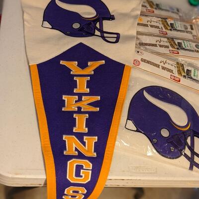 5 NIB High Quality Wool and Embroidered Mn Vikings Pennants