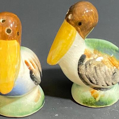 LOT 29: Vintage Bird Salt/Pepper Shakers: Japan & Germany