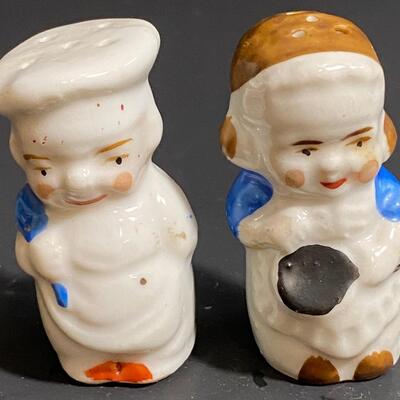 LOT 32: Collection of Vintage Figure Salt & Pepper Shakers, Japan
