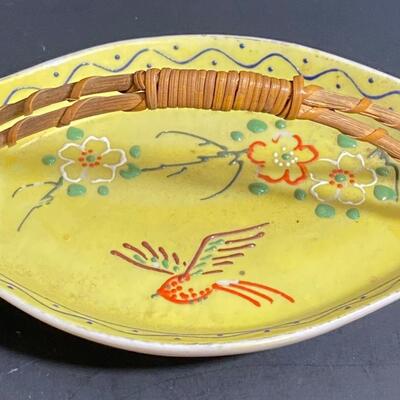 LOT 36: Japan Serving Dishes w/Handle