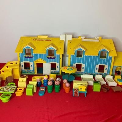 Vintage Fisher Price Play Family House | EstateSales.org