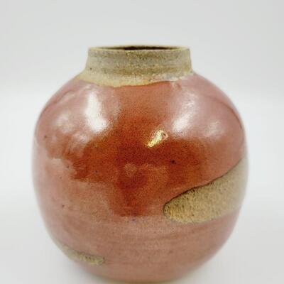 BEAUTIFUL MULTI COLORED POTTERY VASE