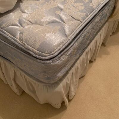 Clean Queen Size Bed With Nice Bedding