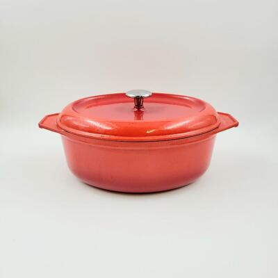 VINTAGE ENAMEL CAST IRON RED/ORANGE OVAL DUTCH OVEN