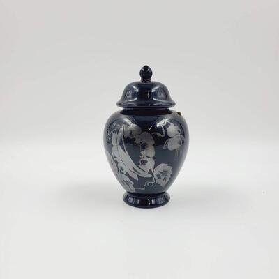 VINTAGE FENTON HAND PAINTED SILVER POPPIES BLACK GLASS GINGER JAR - SIGNED