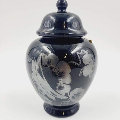 VINTAGE FENTON HAND PAINTED SILVER POPPIES BLACK GLASS GINGER JAR - SIGNED