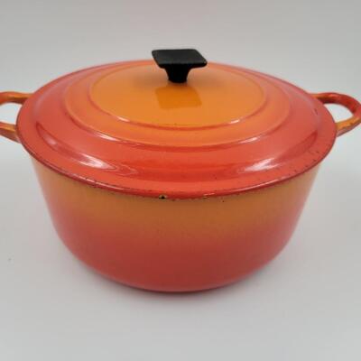 VINTAGE ENAMEL CAST IRON ORANGE LE CREUSET DUTCH OVEN