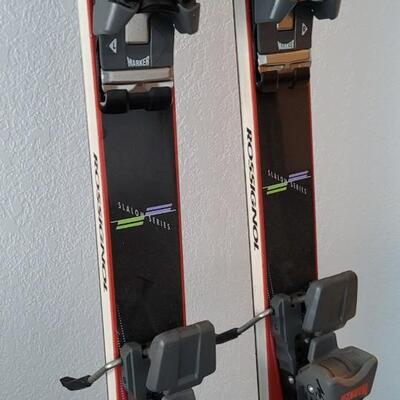 Lot 2: Gently Used ROSSIGNOL Skis