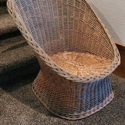 Lot 9: Vintage Rataan Wicker Chair