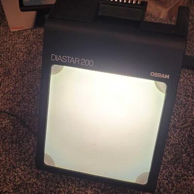 Lot 17: Vintage DIASTAR 200 Slide Viewer