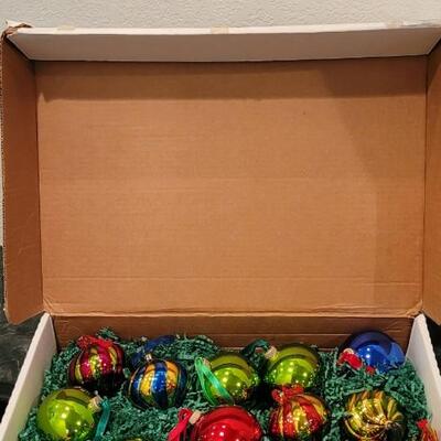 Lot 18: Box of PITTMAN and DAVIS Christmas Balls