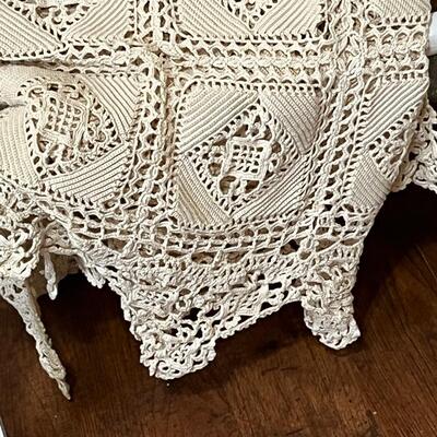 Beautiful Off White Crochet Bedspread ~ Excellent