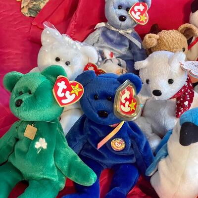 22 Beanie Babies, Smoke Free Pet Free Home