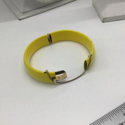 Vintage Yellow Metal Hinged Bracelet