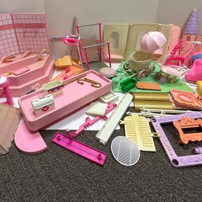 Barbie Playset Accessories Lot #1 - mixed bag of incomplete parts  - see photos for details