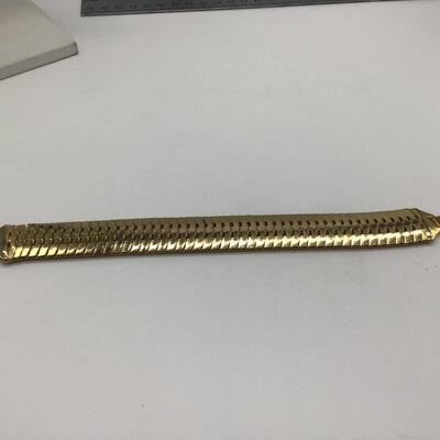 Gold Tone Metal Type Bracelet