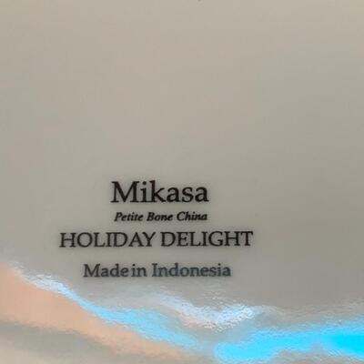 2 Mikasa Holiday Delight Christmas Cake Plates. Petite Bone China. Poinsettia & Pine Cone Design - 7.5â€ diameter each approx
