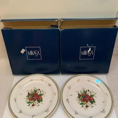 2 Mikasa Holiday Delight Christmas Cake Plates. Petite Bone China. Poinsettia & Pine Cone Design - 7.5â€ diameter each approx