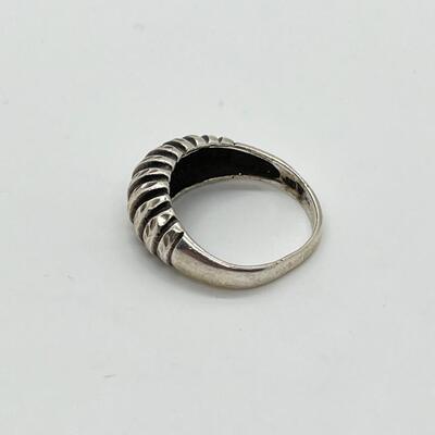 LOT 38: Sterling Silver Ring - Size 7