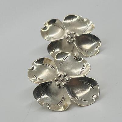 LOT 41: NE Sterling Flower Earrings